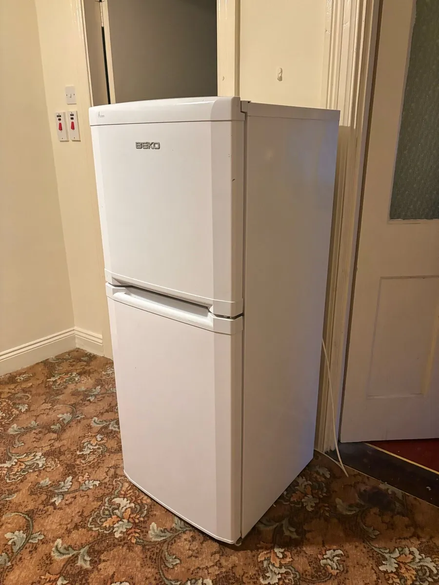 Beko fridge freezer - Image 2
