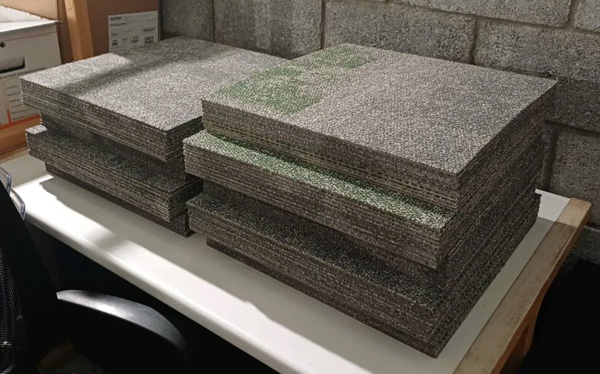 Carpet Tiles - White & Green - Image 4