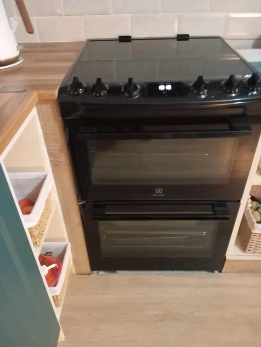 Electric cooker - Image 1