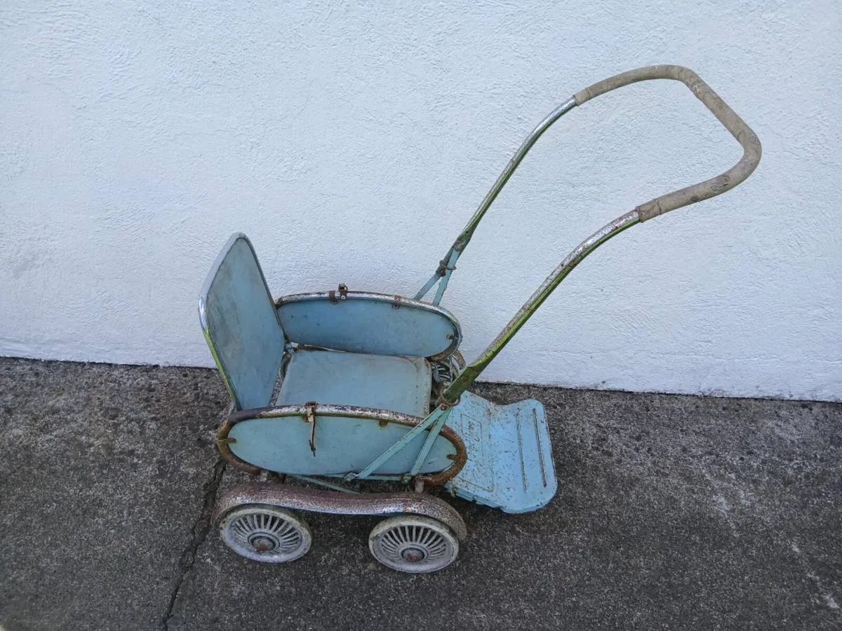 Antique Pedigree Pram / PushChair - Image 1