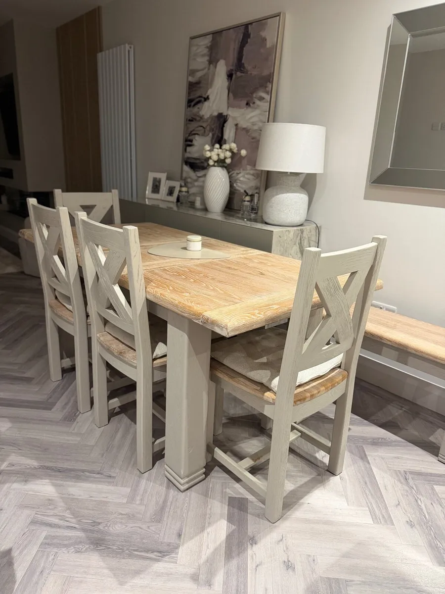 Dining table - Image 2