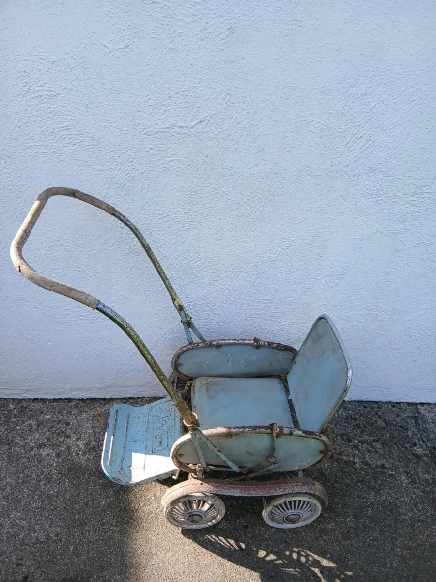 Antique Pedigree Pram / PushChair - Image 2