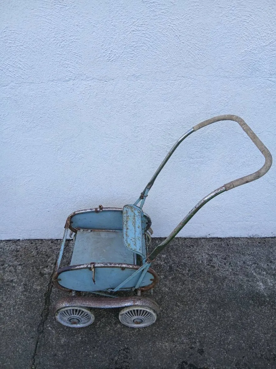 Antique Pedigree Pram / PushChair - Image 4