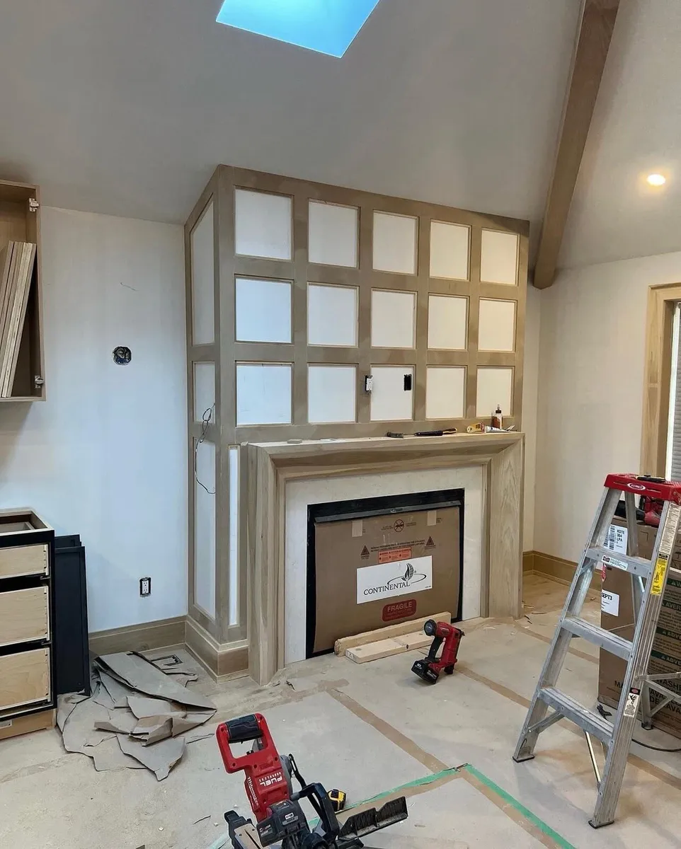 Small contractor available - Image 1