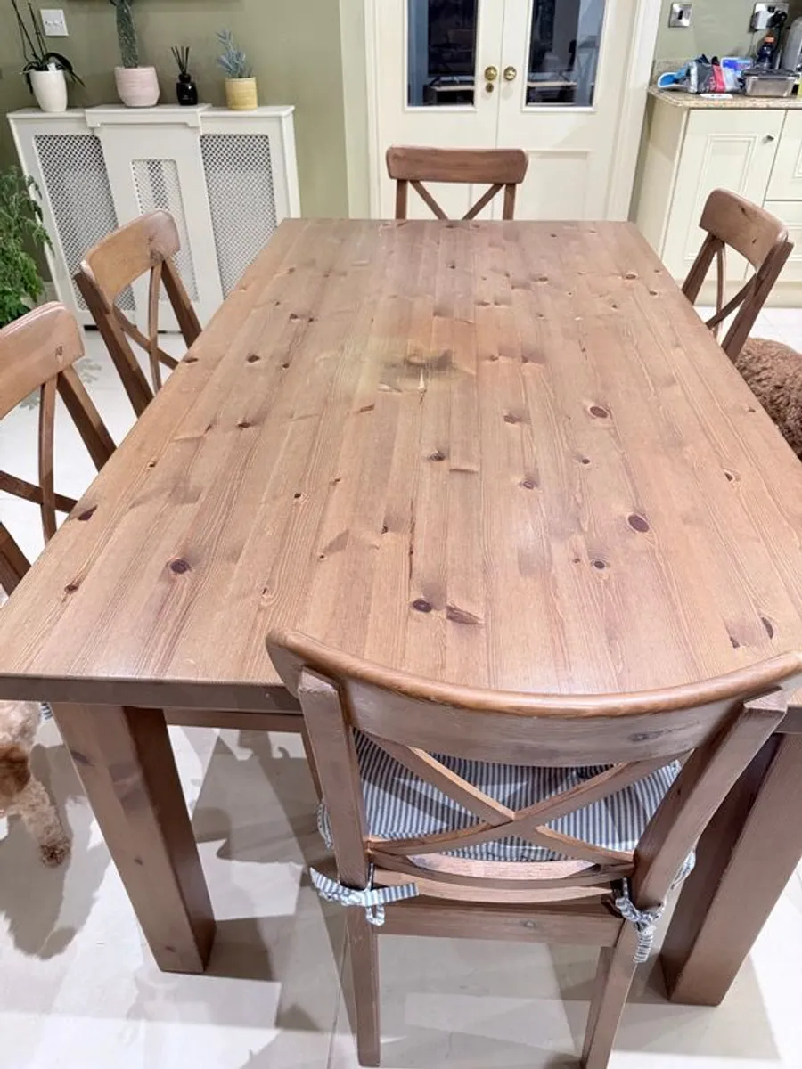 Wooden dining table set - Image 1