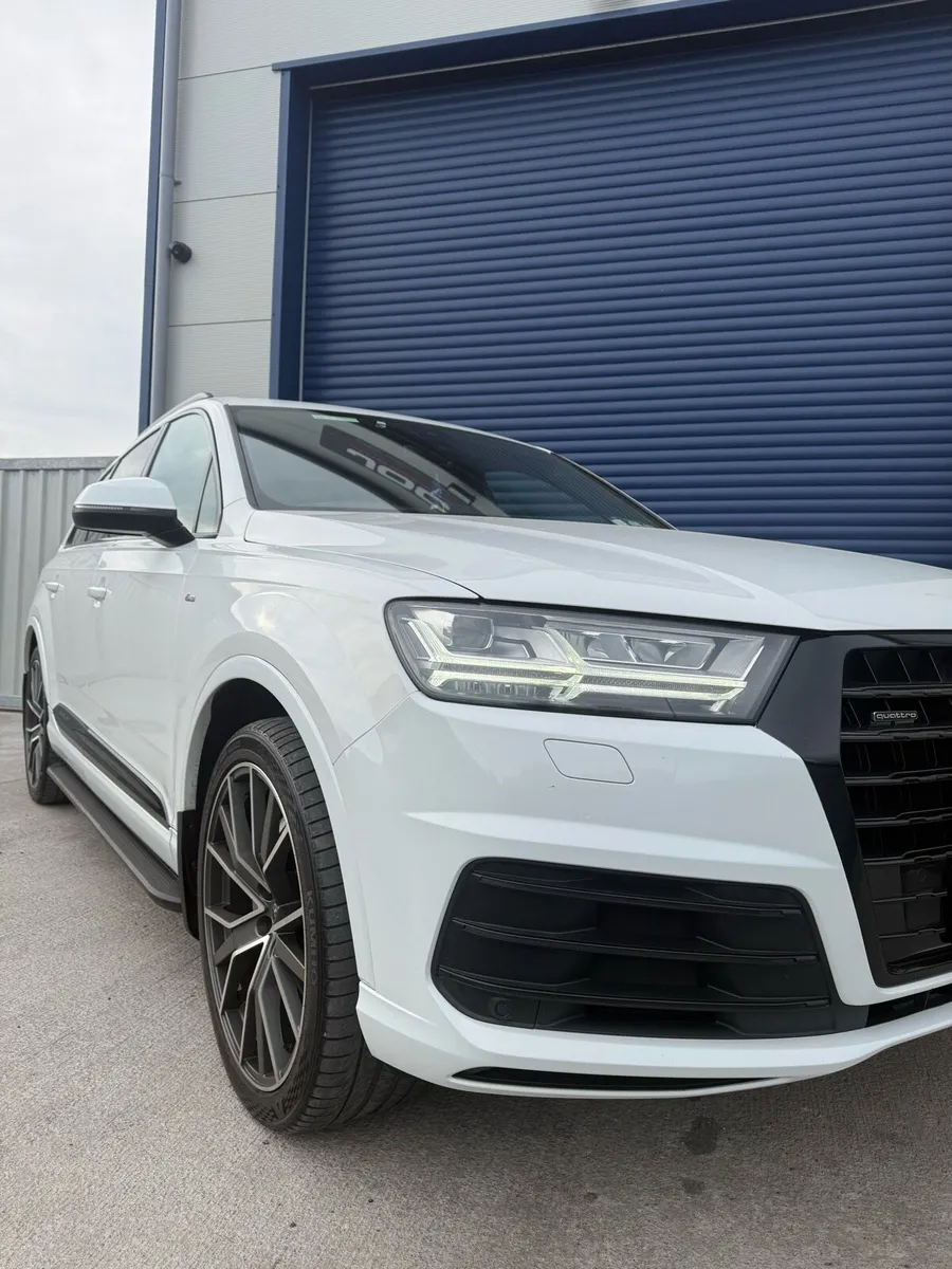 Audi Q7 - Image 2