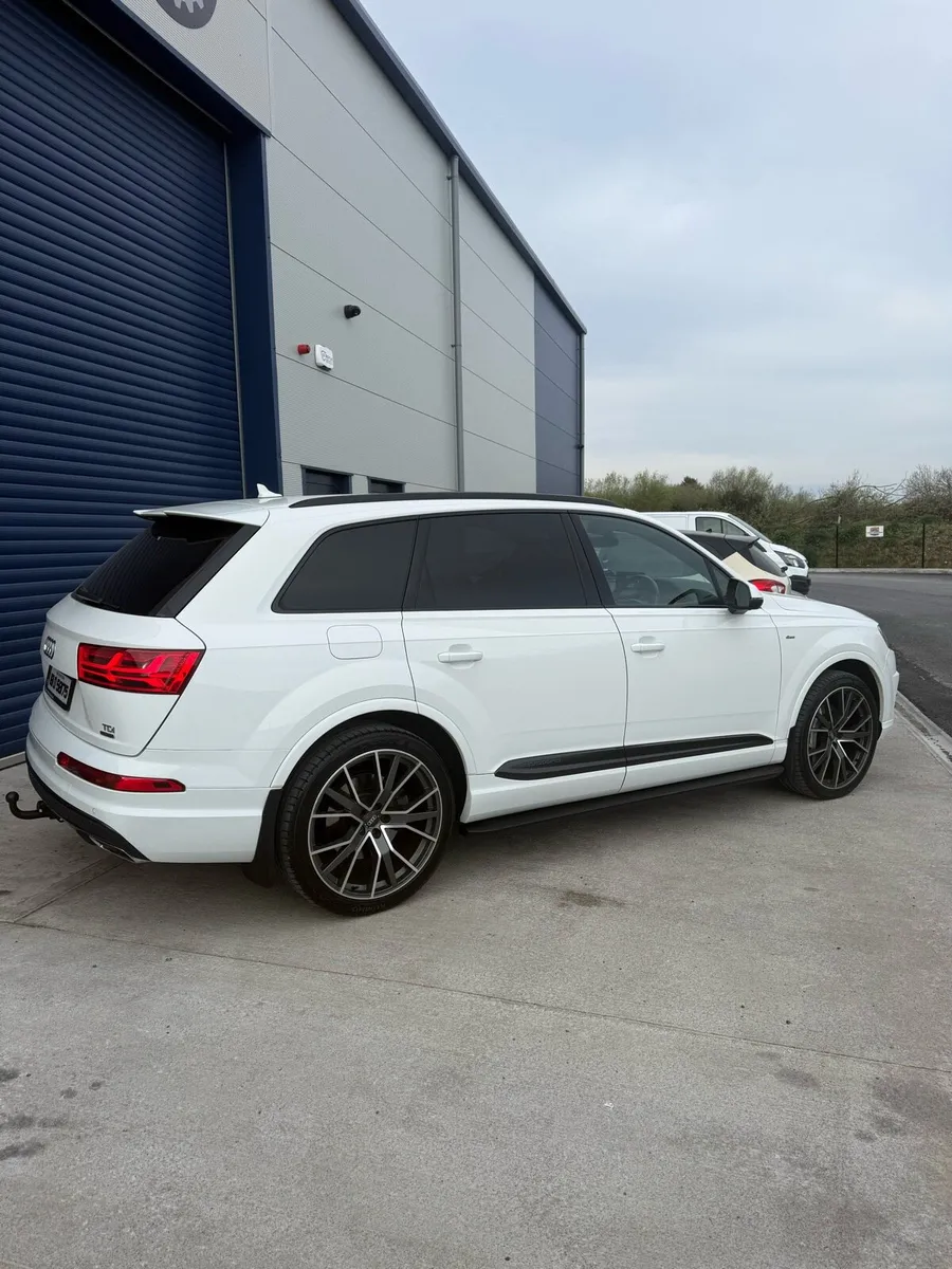 Audi Q7 - Image 3