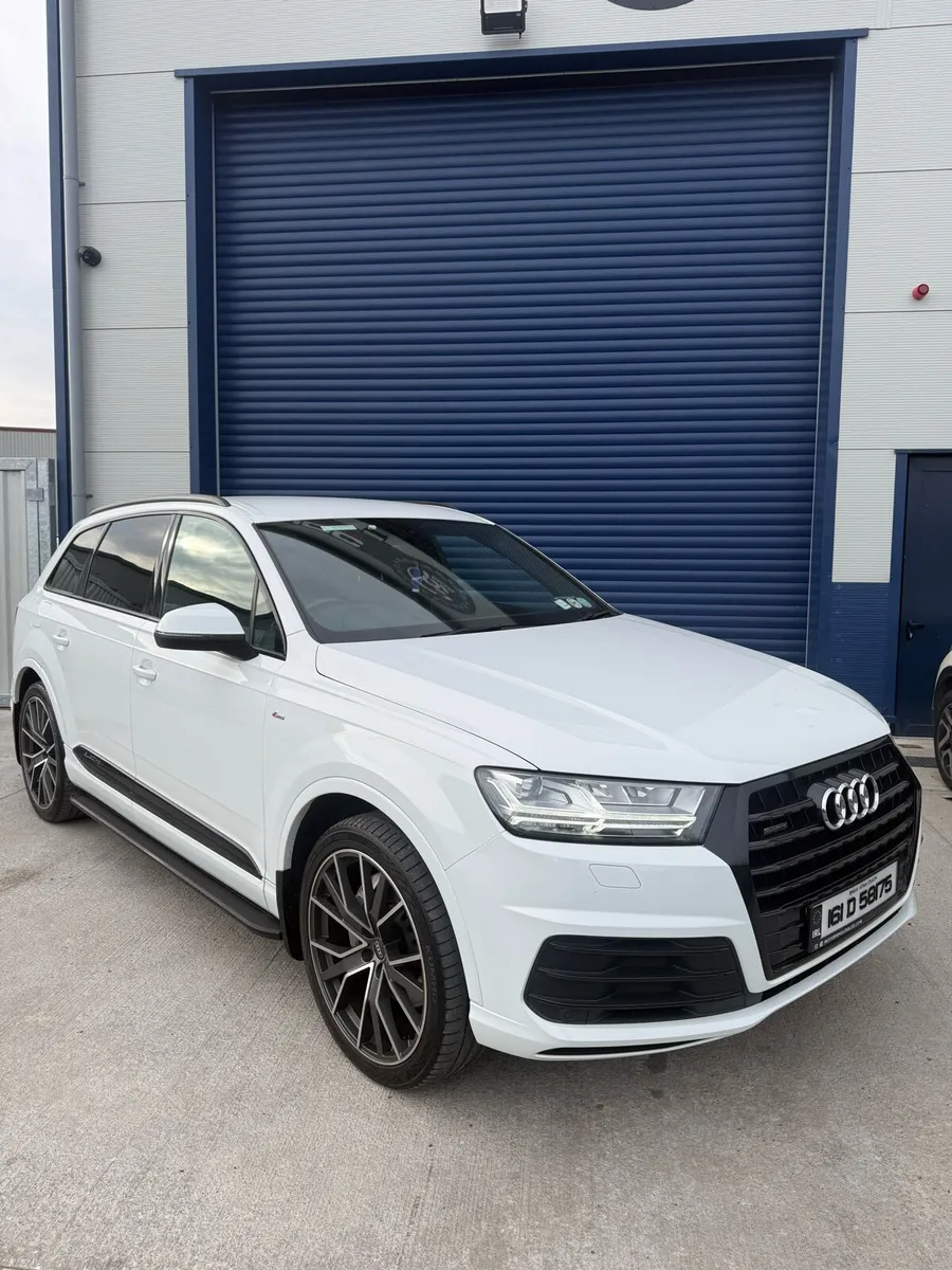 Audi Q7 - Image 1