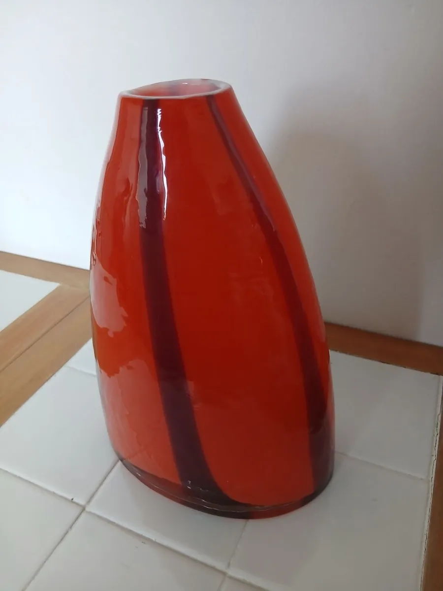Mid Century Empoli Orange Pyramid Vase. - Image 2