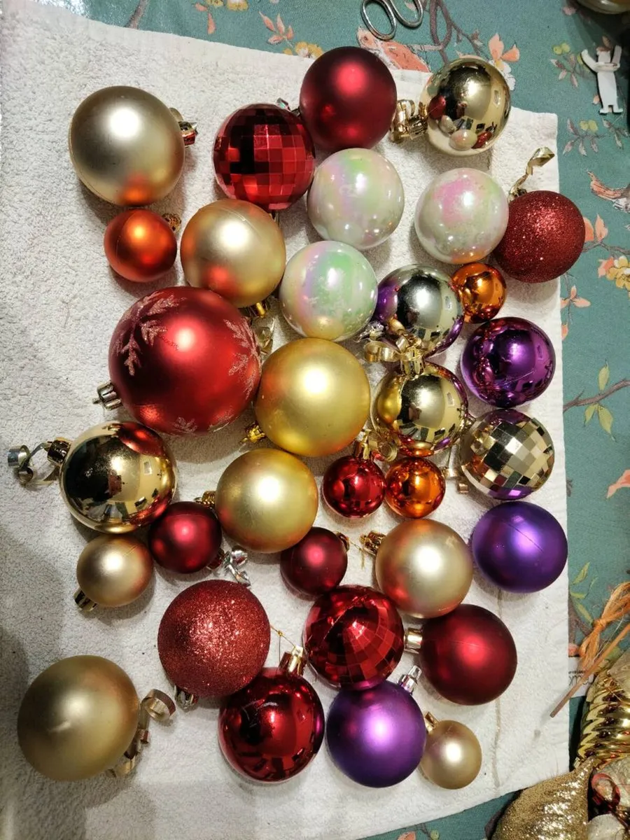 Christmas decorations - Image 1