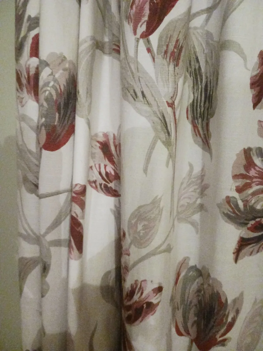Laura Ashley Curtains and matching cushions - Image 2