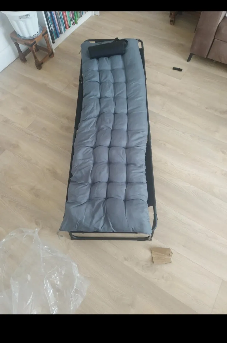 Brand new fouling bed,sun lounger 
49€ - Image 1