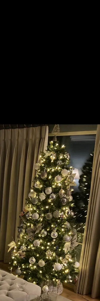 7ft Balsam Hill Pre-Lit Christmas tree - Image 3