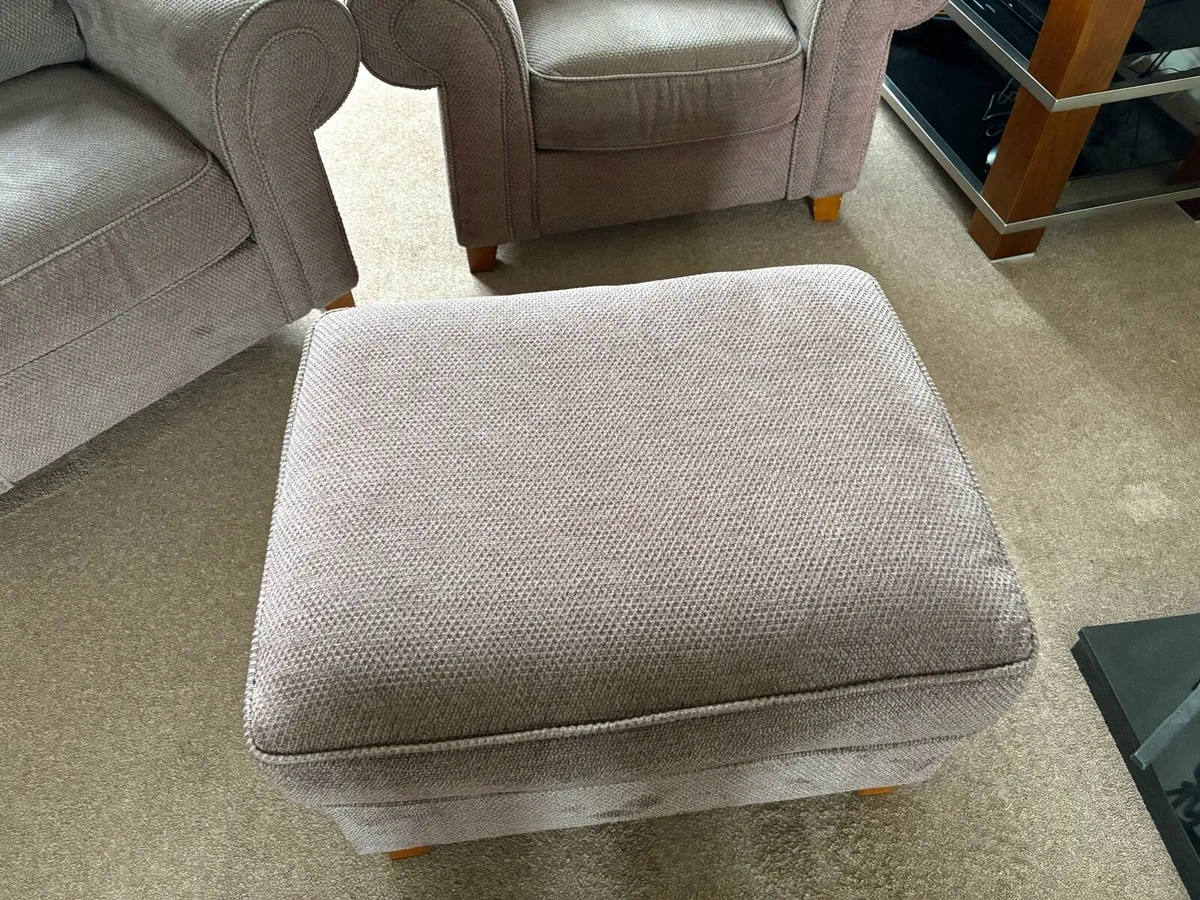 Suite of furniture 3+1+1 and foot stool - Image 4