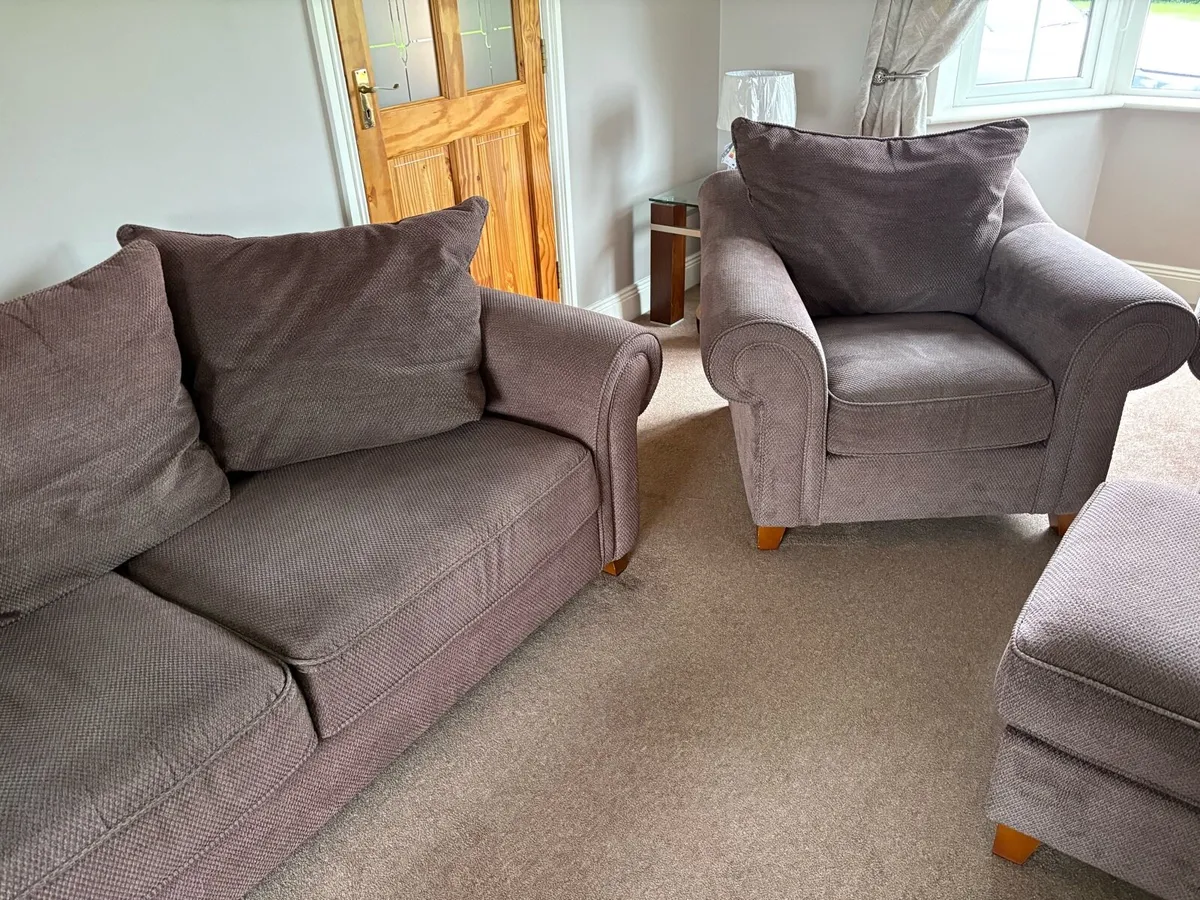 Suite of furniture 3+1+1 and foot stool - Image 2