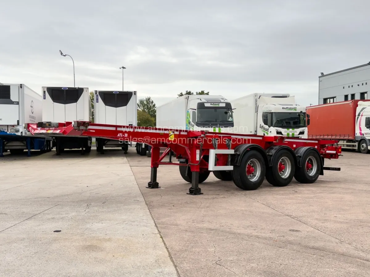 2021 DENNISON SLIDING SKELETAL TRI AXLE TRAILER - Image 3