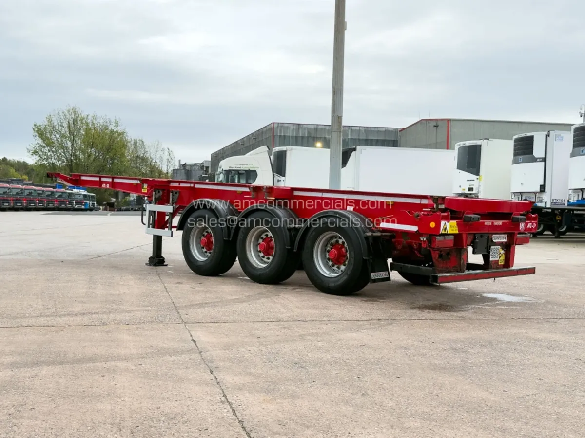 2021 DENNISON SLIDING SKELETAL TRI AXLE TRAILER - Image 4