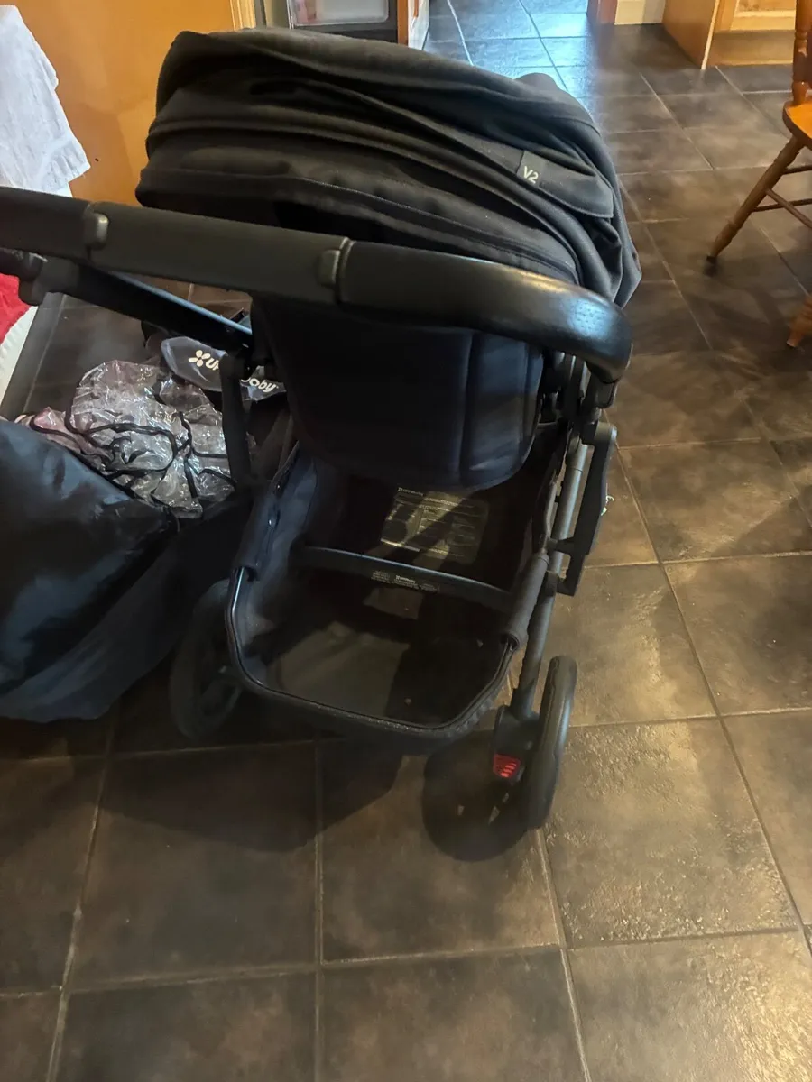 Uppababy Vista V2 Travel System - Image 1