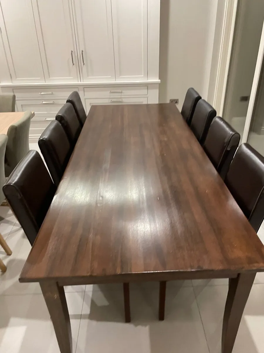 Tables and 10 chairs - Image 1