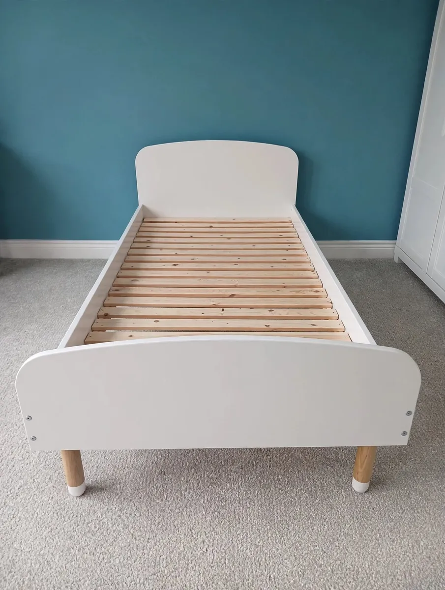 Bed - Image 1
