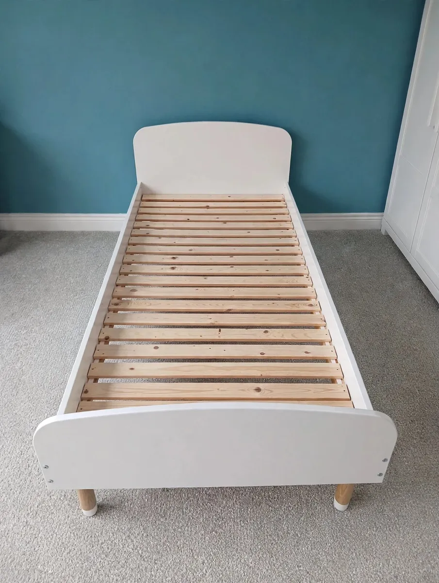 Bed - Image 2
