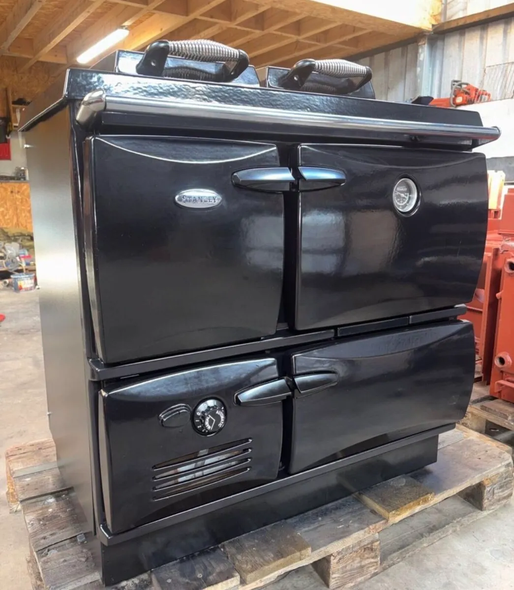 Stanley donard solid fuel range - Image 1