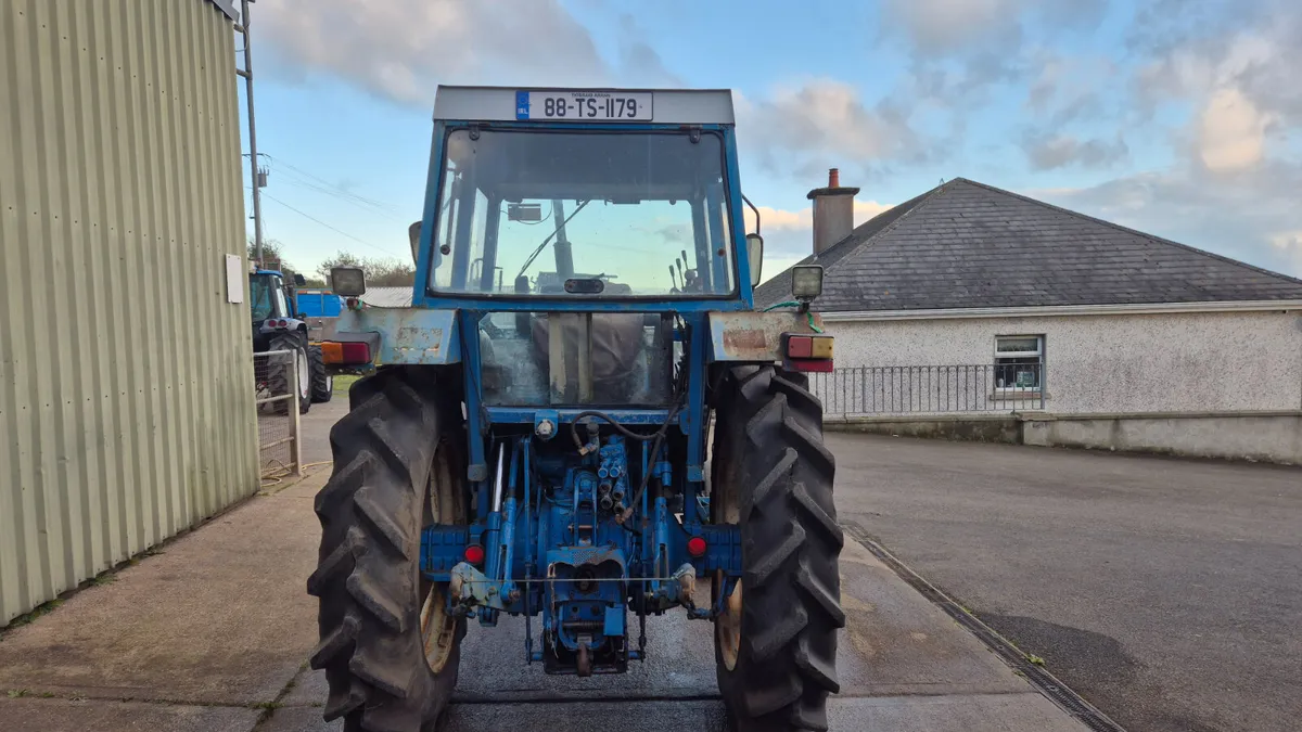 FORD 7610 2WD TRACTOR - Image 4