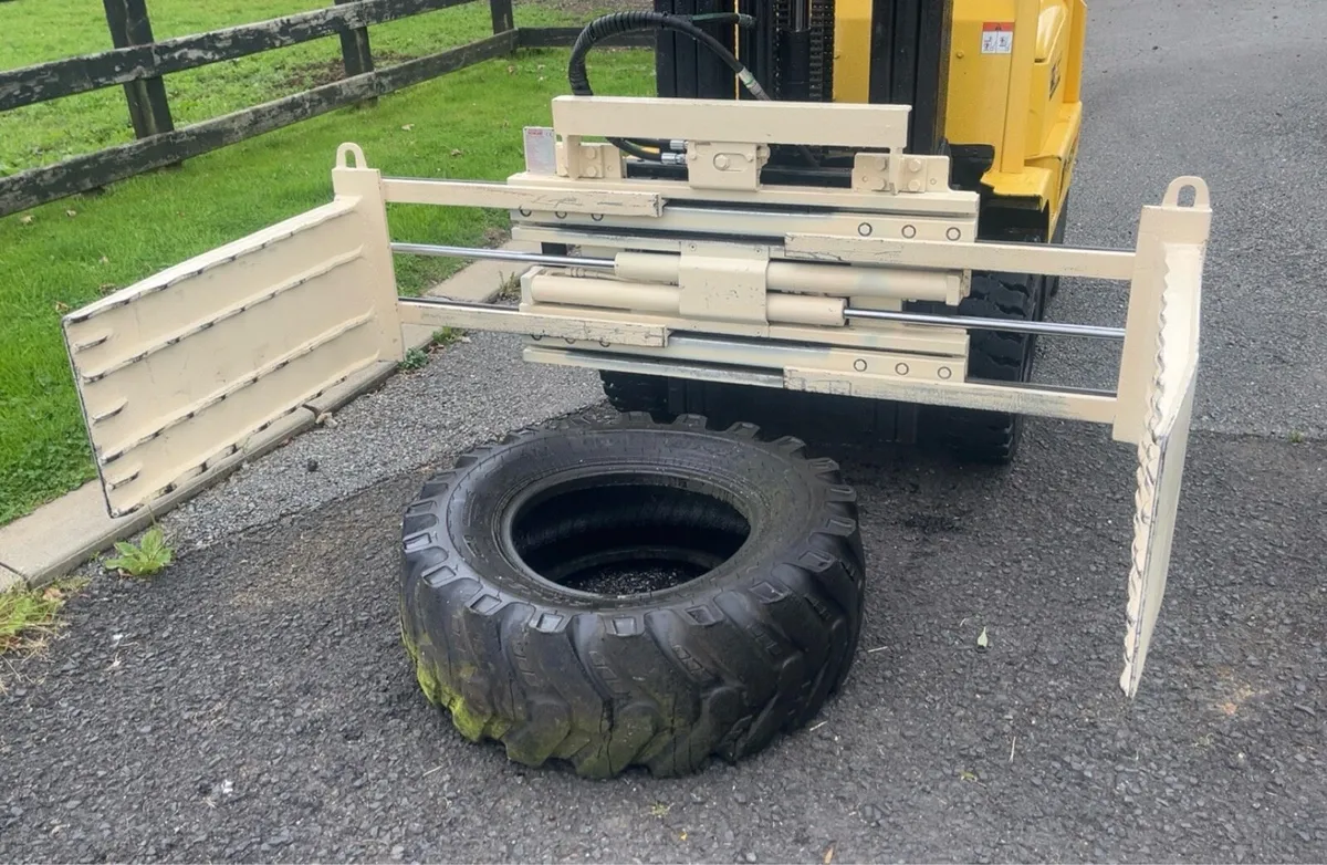 Forklift clamp and Hyster forklifts - Image 1