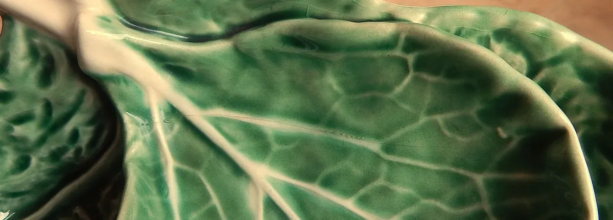 Vintage Ceramic Cabbage Leaf Chip & Dip Bowl - Image 2
