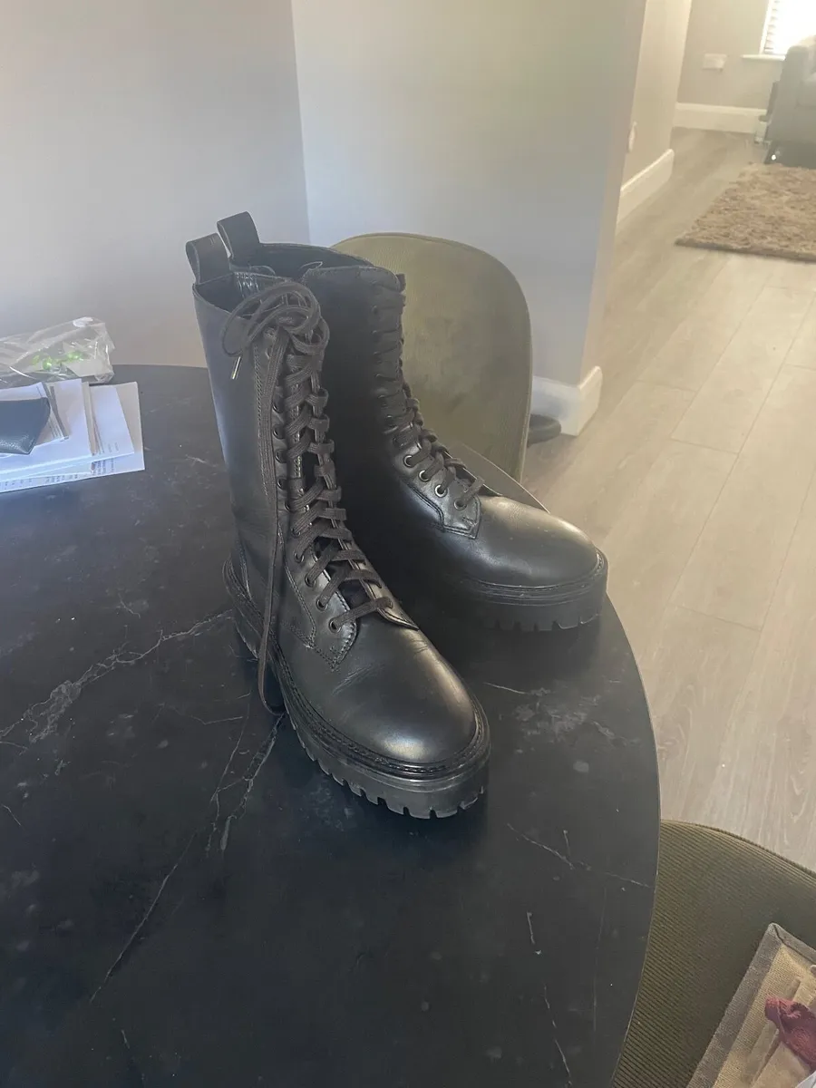 Boots - Image 3