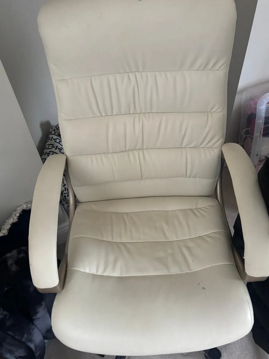 Office swivel chair