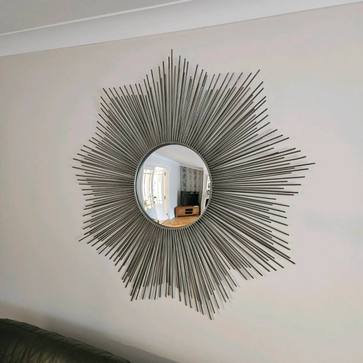Wall feature mirror