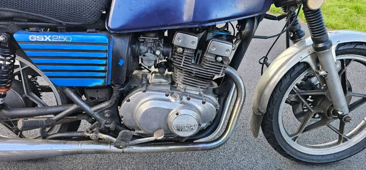 Suzuki  GSX 250cc 1981 - Image 3