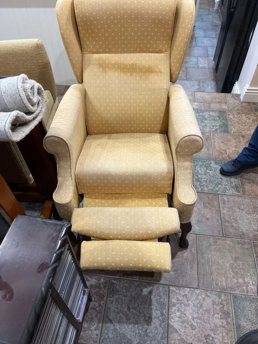 Recliner chair - Image 2