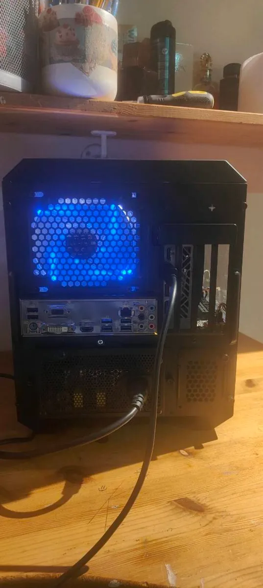 I7 6700 - RX 7700 XT - 32GB DDR4 - 2TB SSD - Image 2