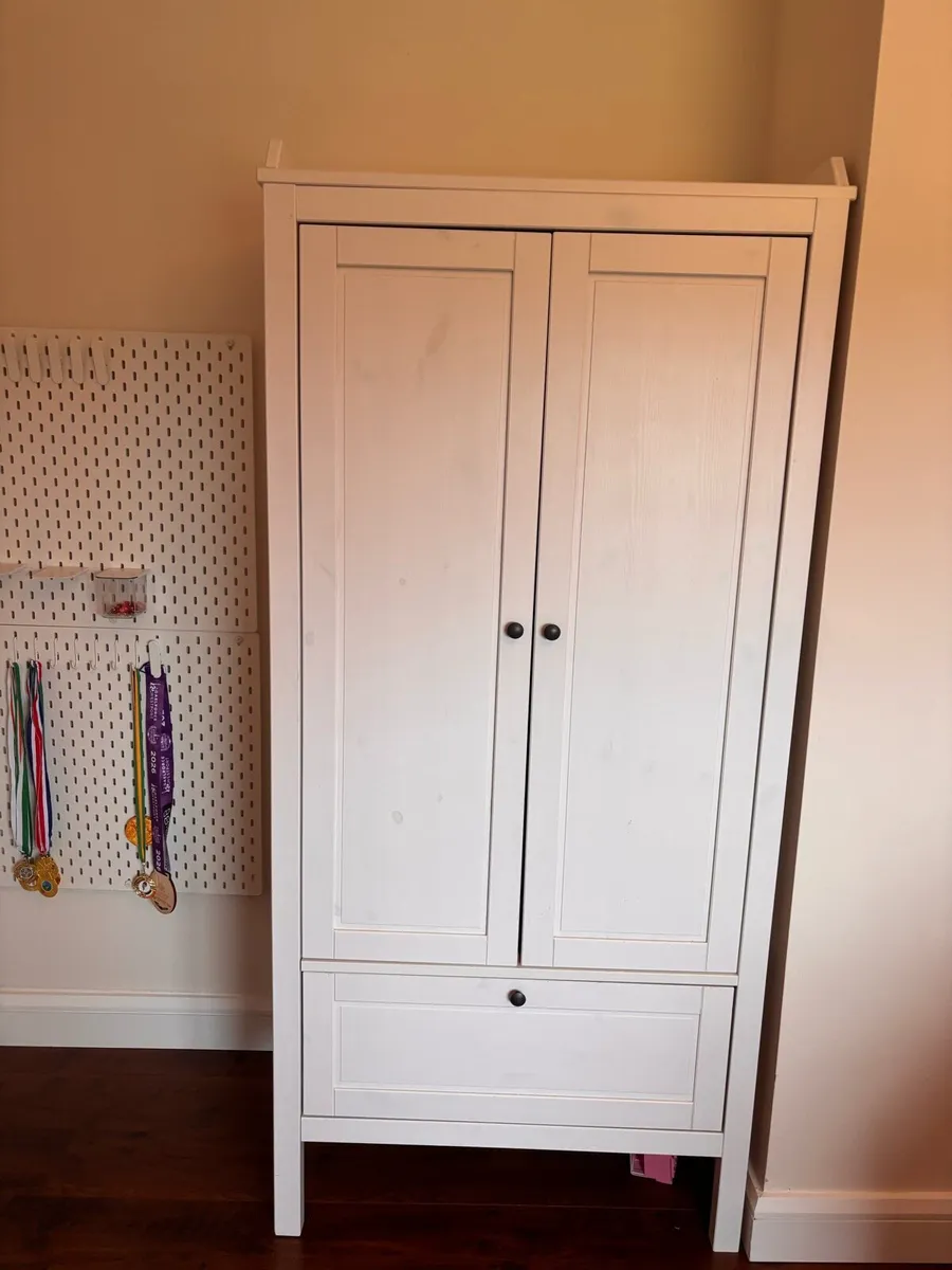 Children’s wardrobe - Image 1