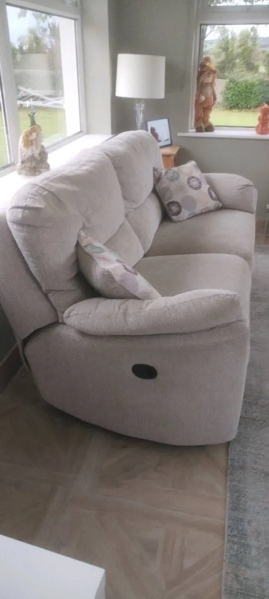 3 seater Sofa - Image 4