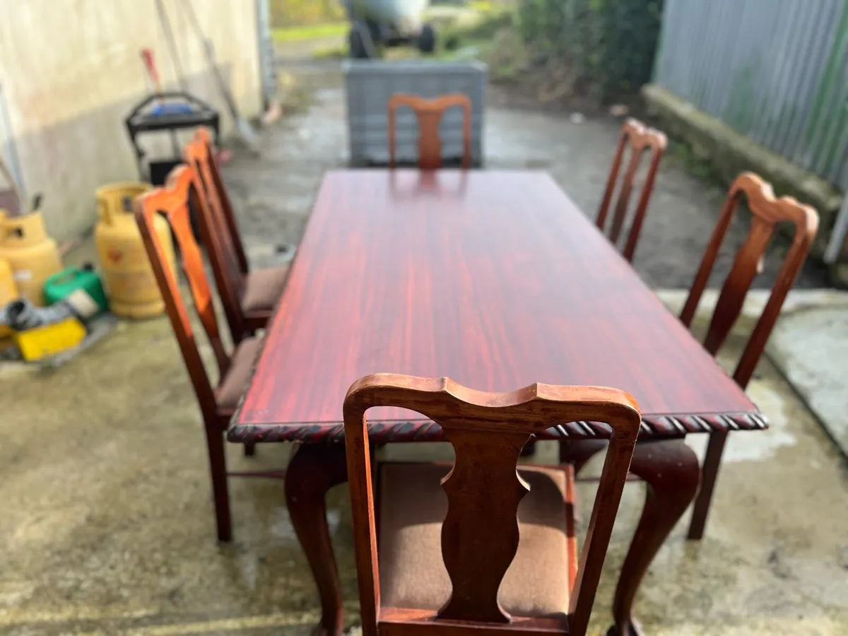 Mahogany table & 6 chairs - Image 1