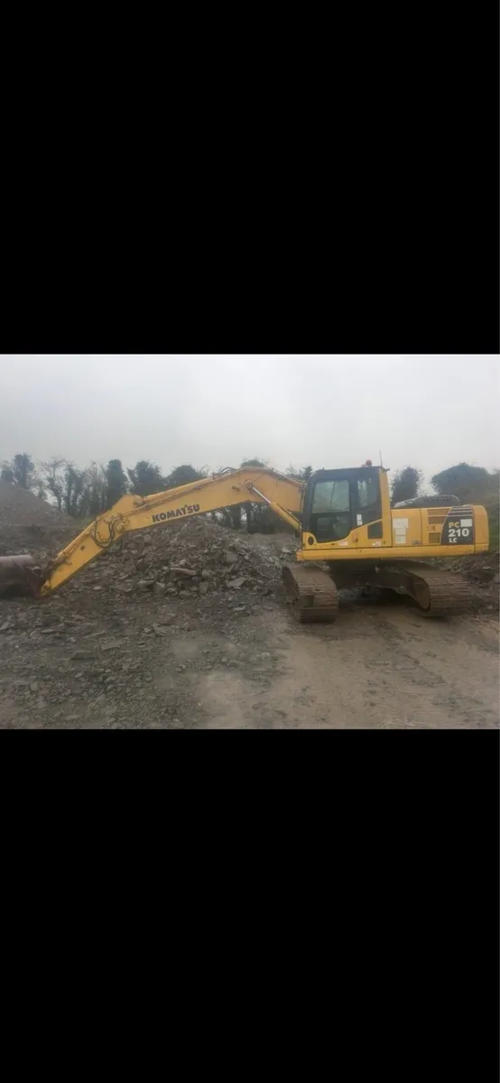 Komatsu PC210-8 - Image 1