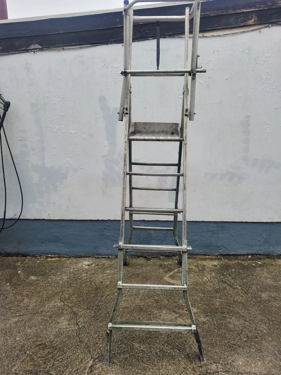 Podium ladder for sale - Image 3