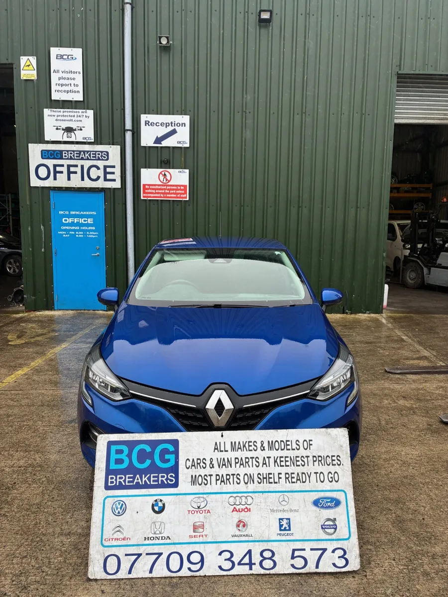 2023 renault clio parts breaking - Image 1