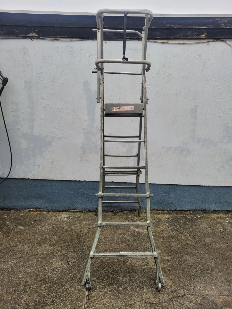 Podium ladder for sale - Image 4
