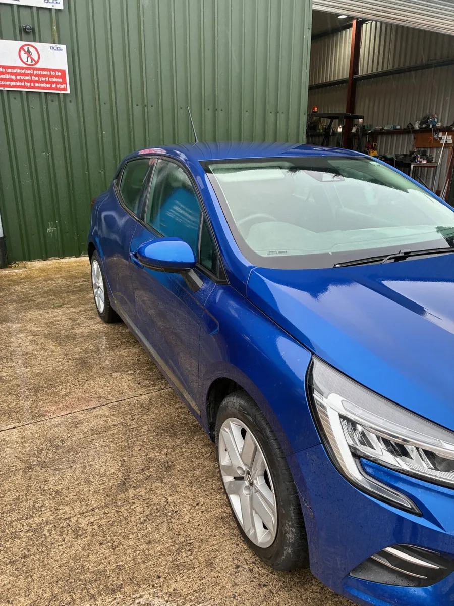 2023 renault clio parts breaking - Image 3