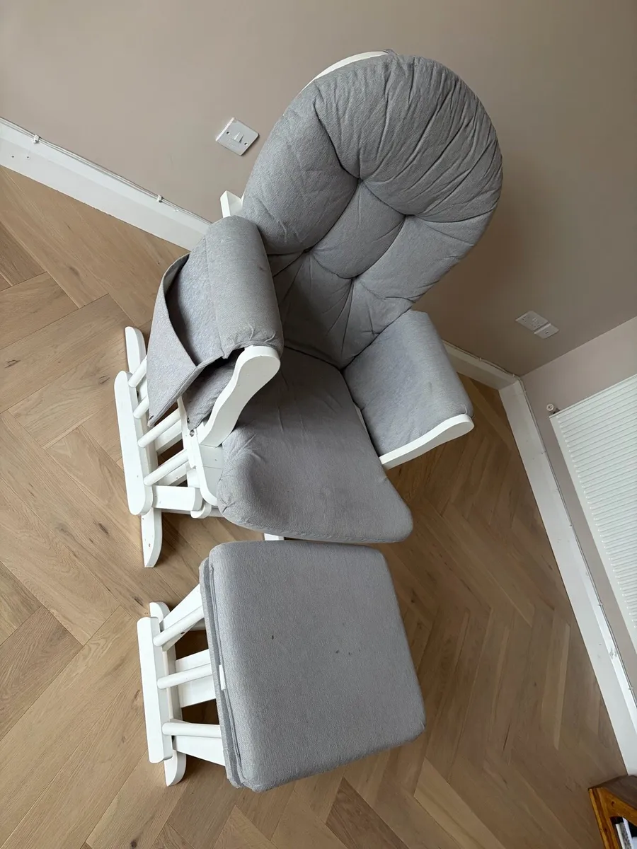 Babylo Brompton Glider Nursing chair & footstool - Image 3