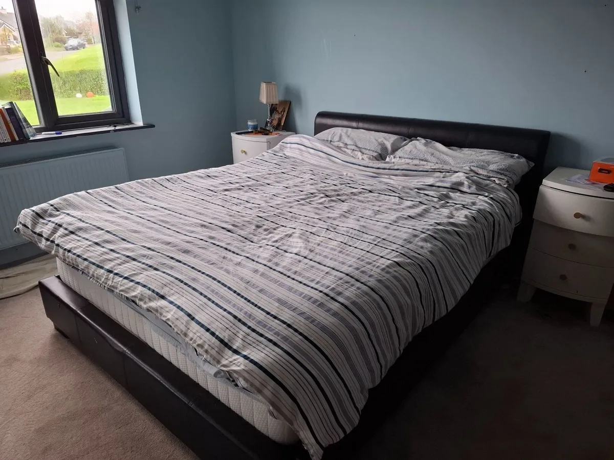 Kingsize bed frame