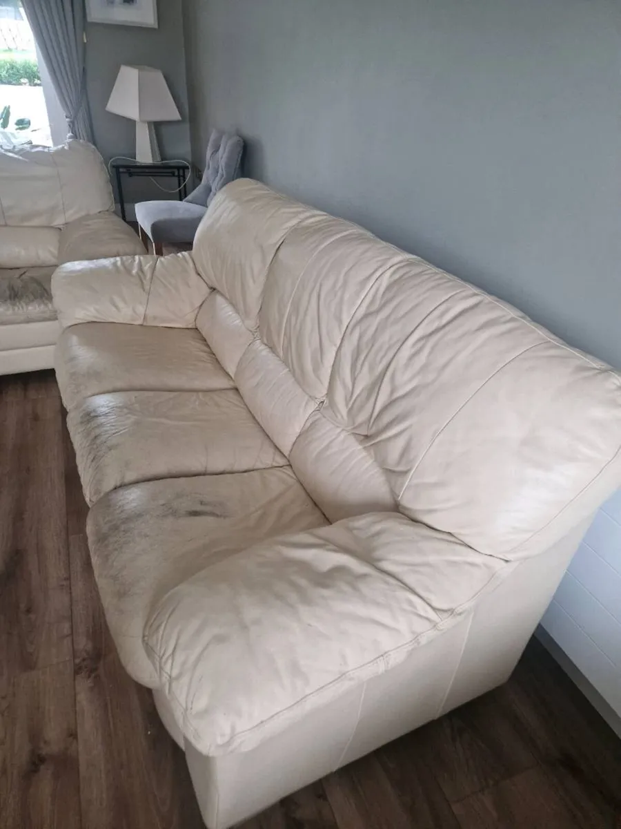 Couch and armchairs - Image 2