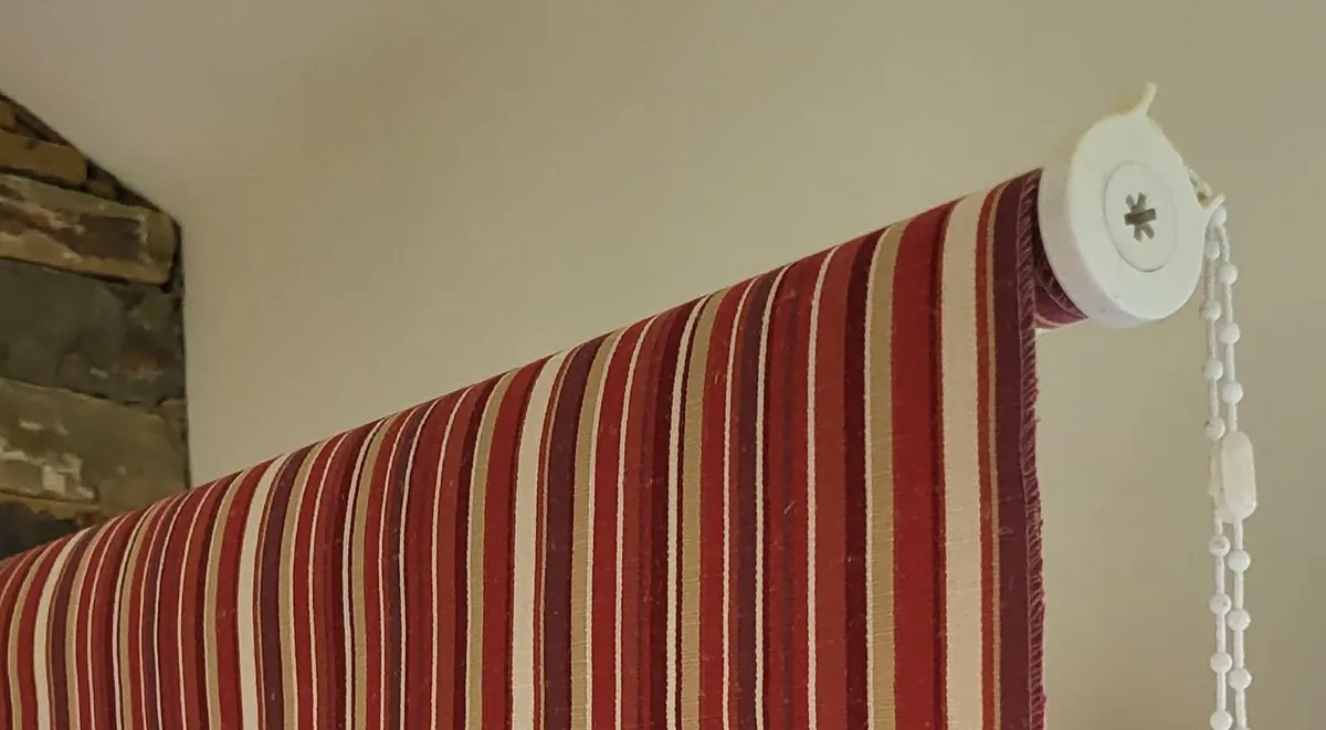 Set Of Assorted Window Blinds - Image 1
