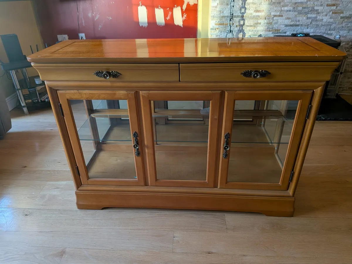 Display cabinet