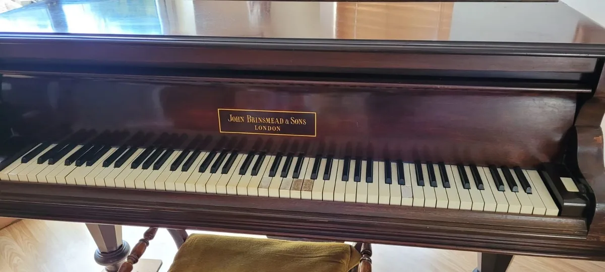 Grand piano - Image 1