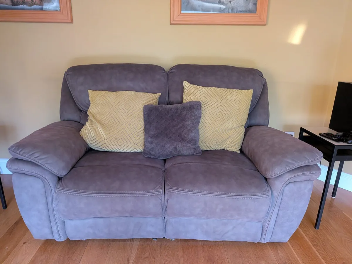 reclining 3 piece suite 3,2,1 - Image 2